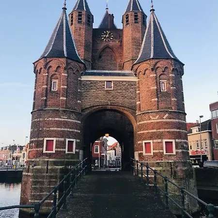 Amsterdamsevaart 公寓 *